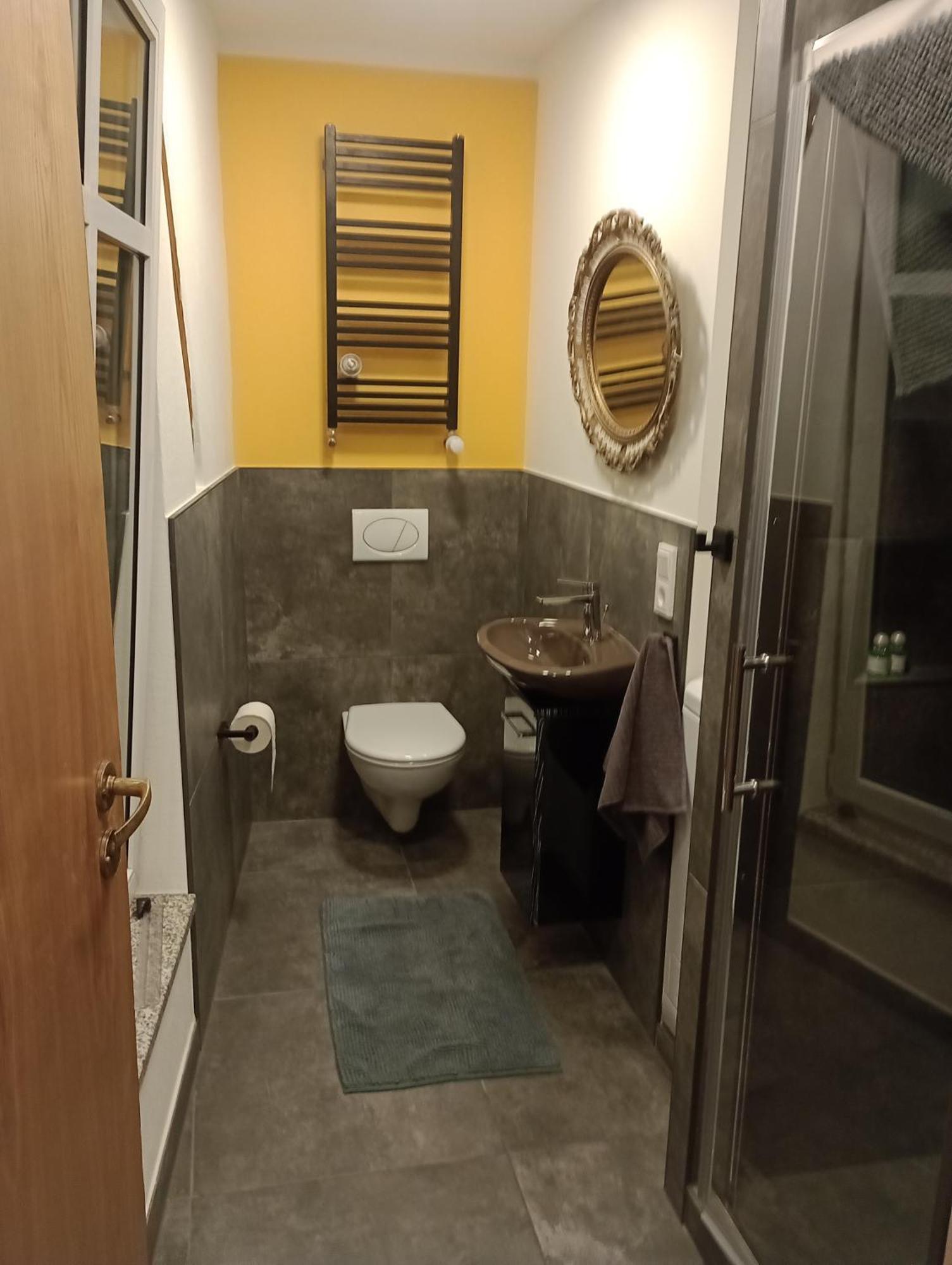 Alte Brennerei Apartments ترابن ترارباخ المظهر الخارجي الصورة